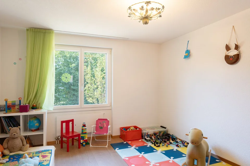 Freistehendes & grosszügiges Einfamilienhaus mit grossem Garten – Foto 13 von 19