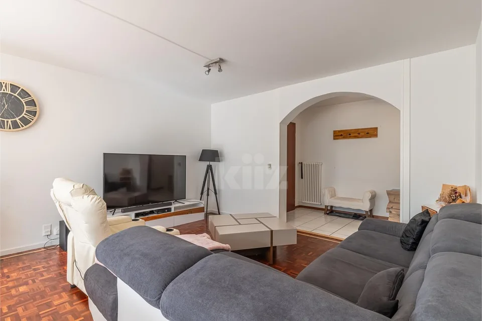 Bel appartement traversant avec balcon et vue dégagée – photo 6 sur 13
