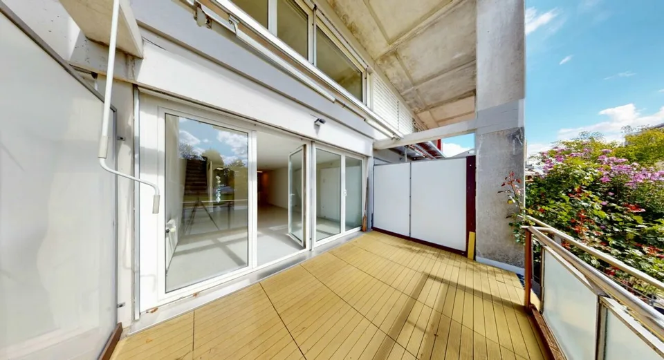 Wohnen auf zwei Ebenen! Charmante 3.5 Zimmer Maisonette mit Blick ins Grüne – Foto 14 von 16