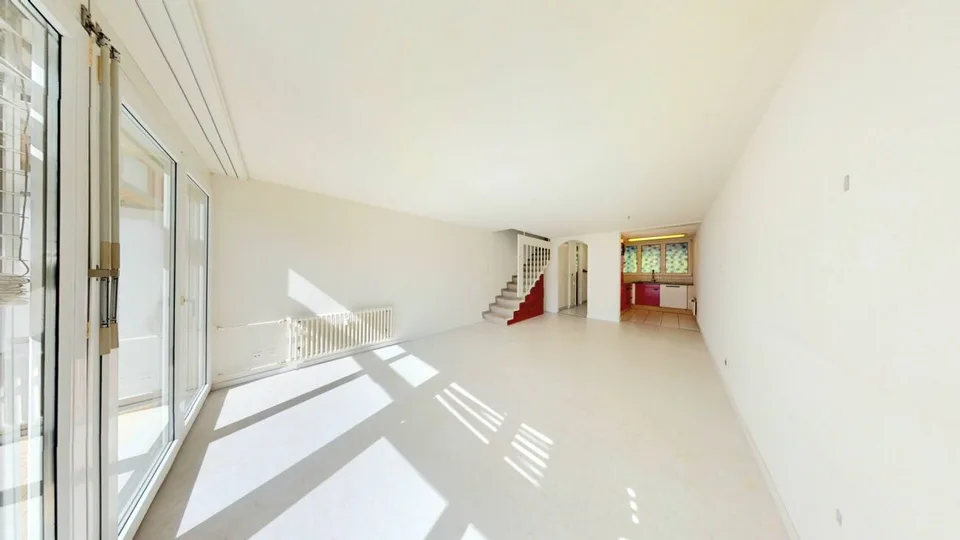 Wohnen auf zwei Ebenen! Charmante 3.5 Zimmer Maisonette mit Blick ins Grüne – Foto 2 von 16