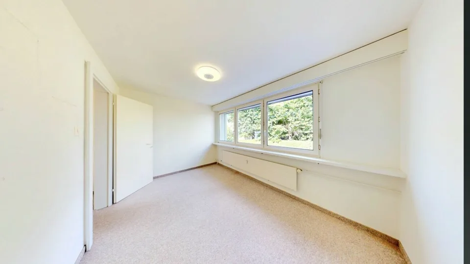 Wohnen auf zwei Ebenen! Charmante 3.5 Zimmer Maisonette mit Blick ins Grüne – Foto 9 von 16