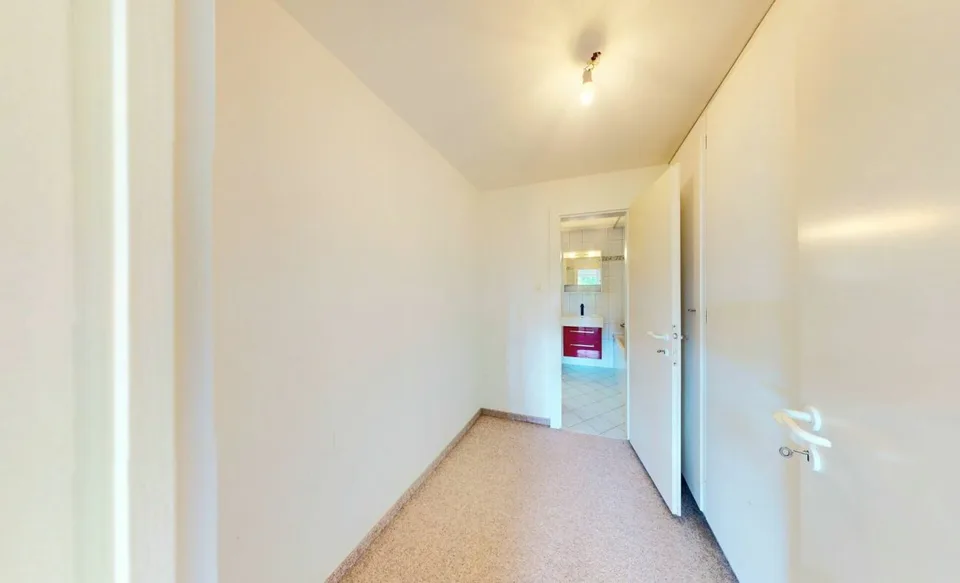 Wohnen auf zwei Ebenen! Charmante 3.5 Zimmer Maisonette mit Blick ins Grüne – Foto 10 von 16