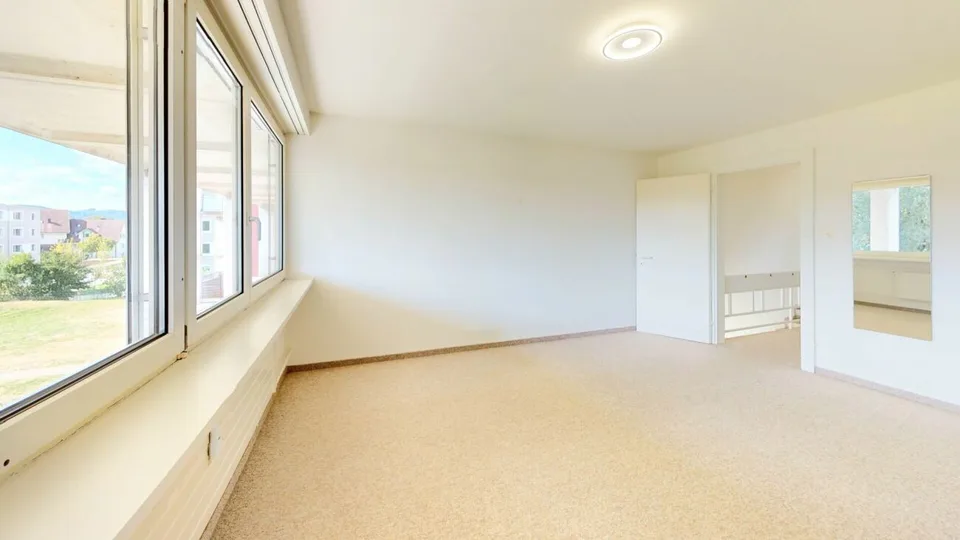 Wohnen auf zwei Ebenen! Charmante 3.5 Zimmer Maisonette mit Blick ins Grüne – Foto 8 von 16