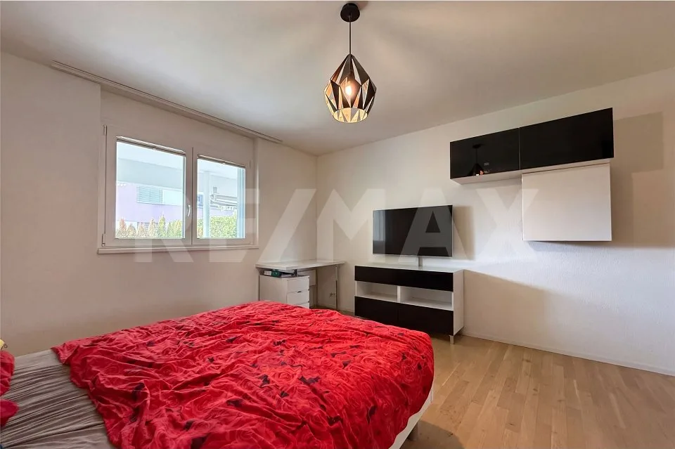 Wohnen mit Gartengefühl moderne 3½-Zimmer-Erdgeschosswohnung mit grosszügigem Aussenbereich – Foto 4 von 12