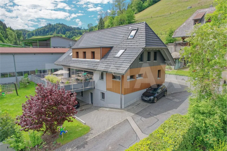 Wohnen und Arbeiten unter einem Dach - grosszügiges Zuhause nahe Bern und Burgdorf – Foto 2 von 13