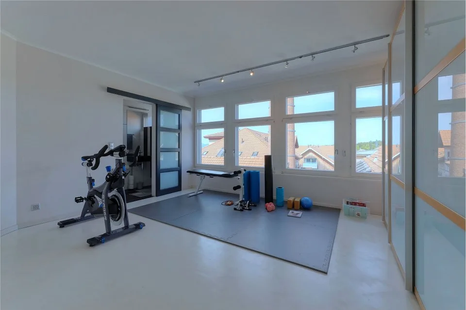 Appartement attique exclusif et ultra-moderne de 5½ pièces avec grande terrasse – photo 8 sur 13
