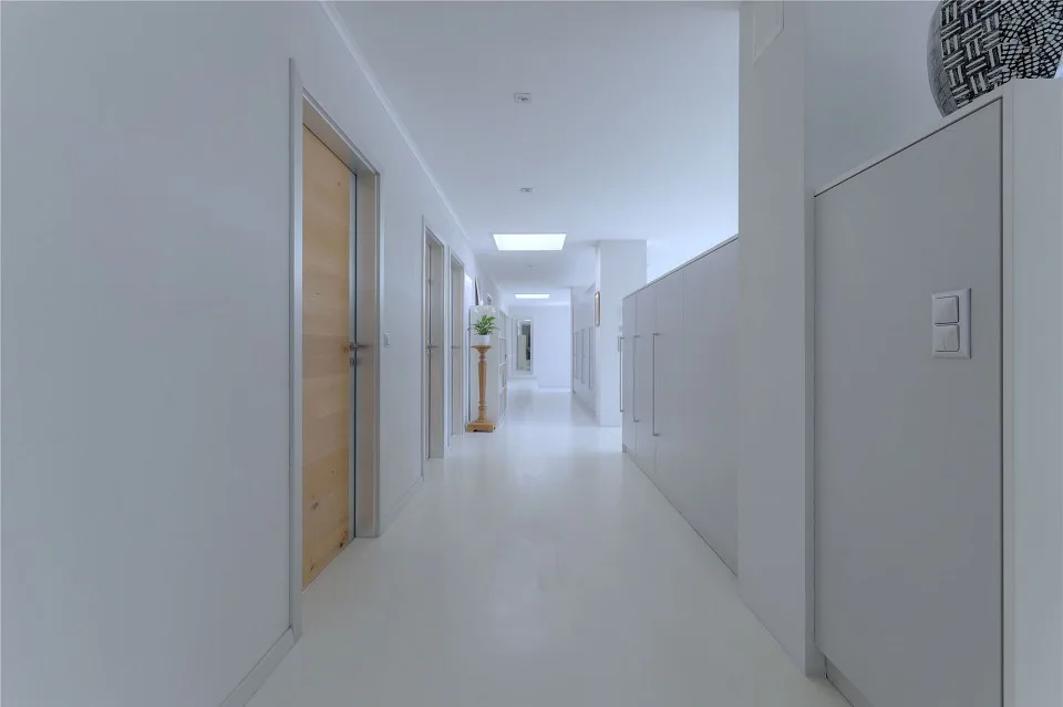 Appartement attique exclusif et ultra-moderne de 5½ pièces avec grande terrasse – photo 7 sur 13