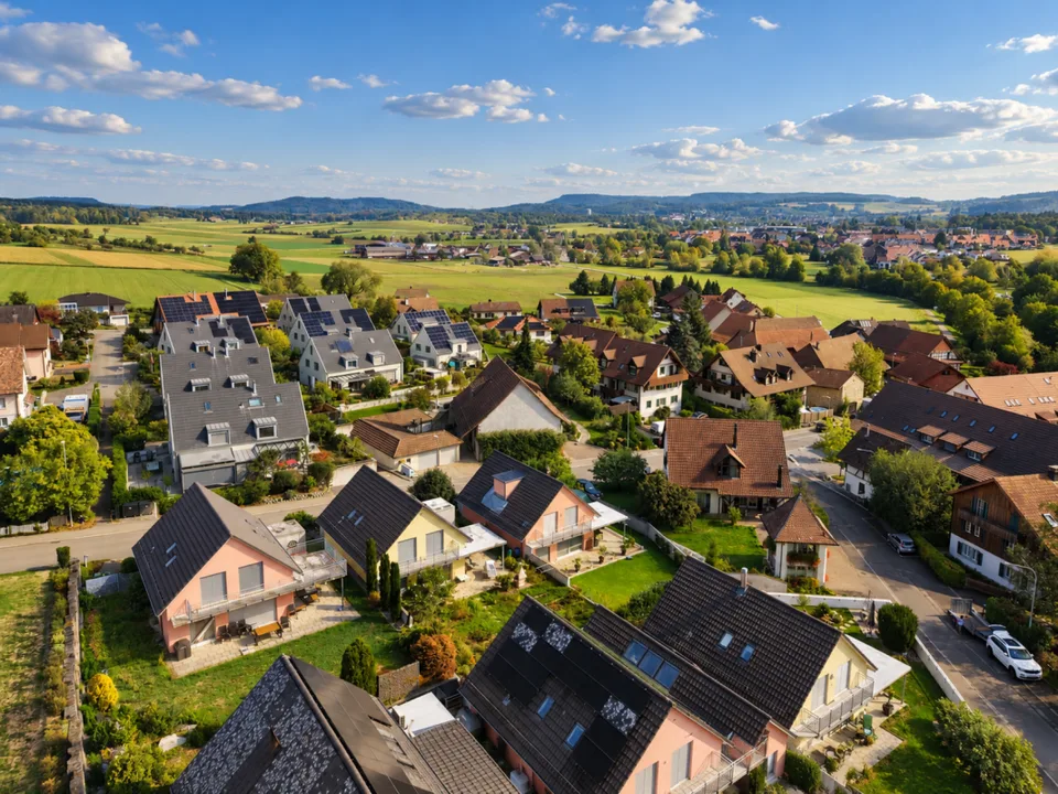 Vivere nel verde alle porte di Zurigo - casa unifamiliare di 6,5 locali con sauna, serra e potenziale per un appartamento indipendente – foto 22 di 22