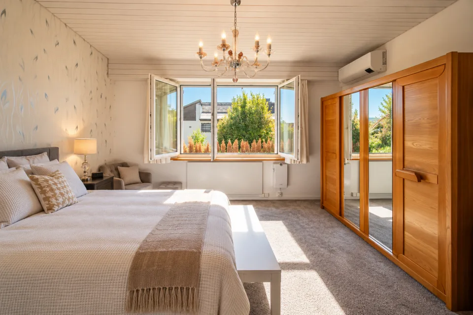 Vivere nel verde alle porte di Zurigo - casa unifamiliare di 6,5 locali con sauna, serra e potenziale per un appartamento indipendente – foto 13 di 22