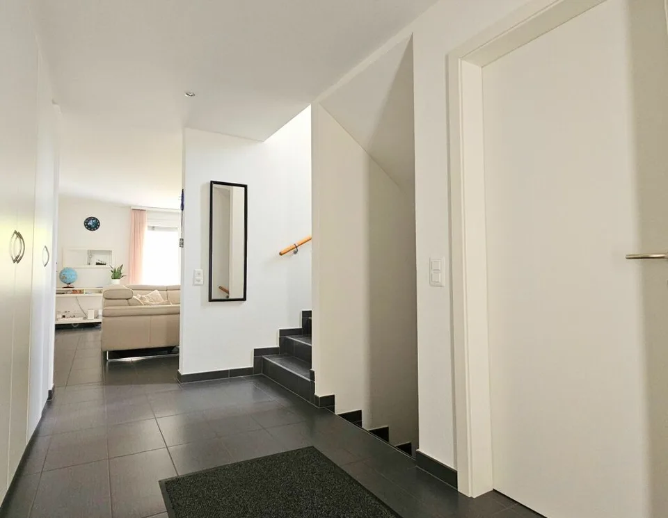 Spacious 5.5-room single-family house in Osogna – photo 4 of 18