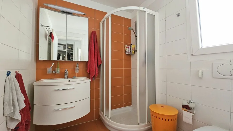 Spacious 5.5-room single-family house in Osogna – photo 11 of 18