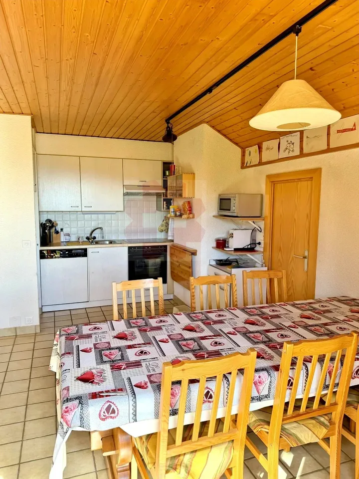Charmantes 2.5-Zimmer-Dachwohnung in Les Mosses mit außergewöhnlicher Aussicht – Foto 8 von 13