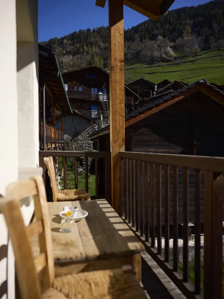 LAGE WINTERSAISON - CHARMANTES 3-ZIMMER-CHALET MIT GROßEM GARTEN IN SARREYER - ALPENSTIL - ATemberaubender Blick auf die Berge – Foto 10 von 13