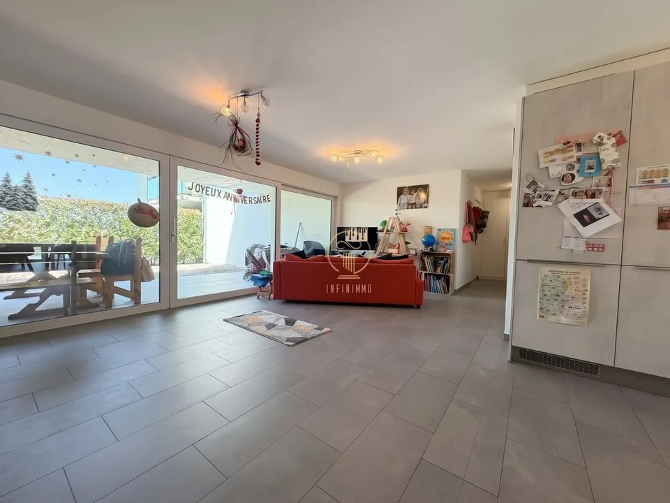 BAVOIS, appartement 5.5 pièces traversant et lumineux! – photo 3 sur 11