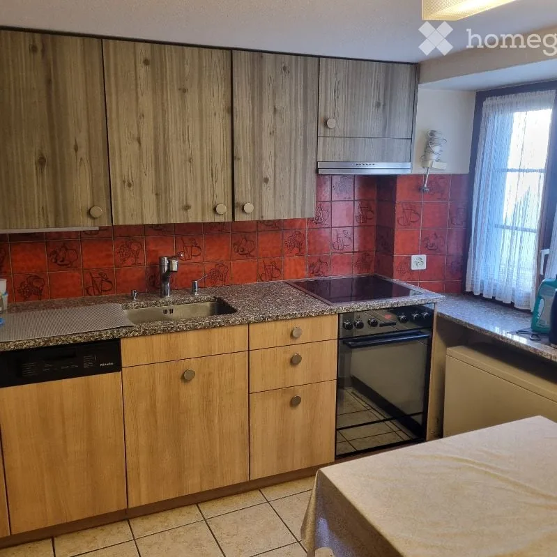 Maison de rang charmante de 5 pièces avec potentiel polyvalent et parcelle de jardin séparée – photo 3 sur 5