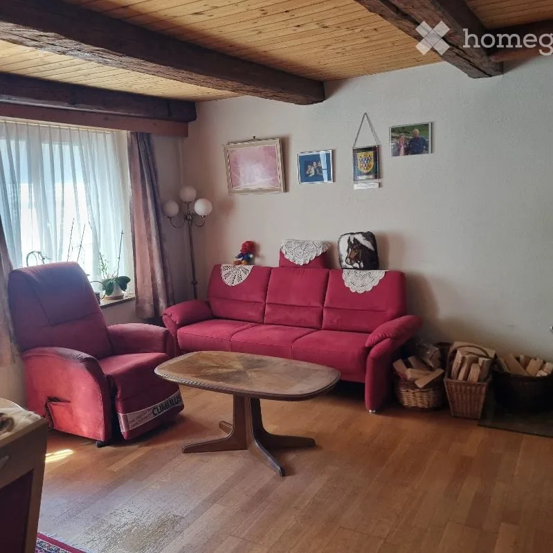 Maison de rang charmante de 5 pièces avec potentiel polyvalent et parcelle de jardin séparée – photo 2 sur 5