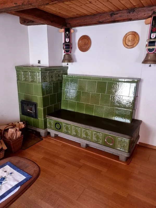 Maison de rang charmante de 5 pièces avec potentiel polyvalent et parcelle de jardin séparée – photo 4 sur 5