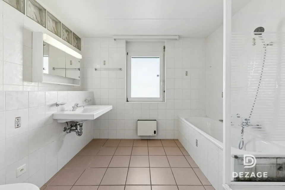 Ampio appartamento con potenziale per 5,5 locali, nel cuore del villaggio! – foto 11 di 13
