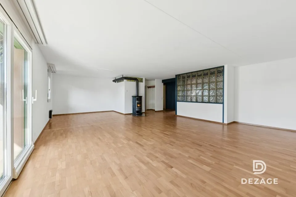 Ampio appartamento con potenziale per 5,5 locali, nel cuore del villaggio! – foto 4 di 13