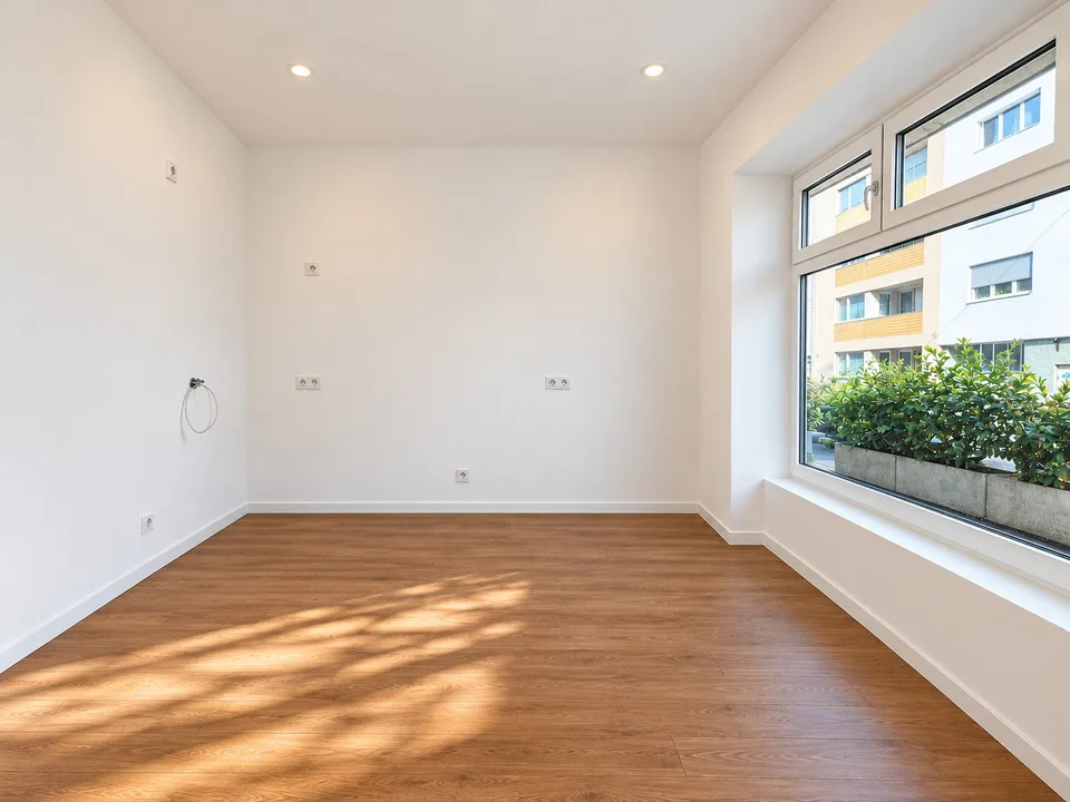 Moderne, rénovée au rez-de-chaussée – photo 2 sur 6
