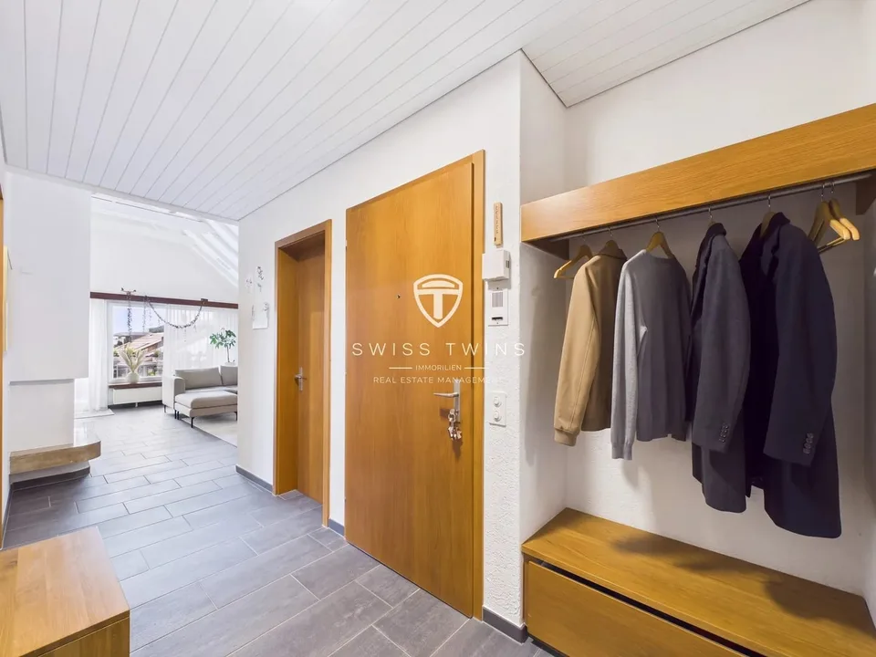 Grosszügige 4.5-Zimmer-Dachwohnung mit Cheminée und zwei Balkonen in Effretikon – Foto 7 von 13