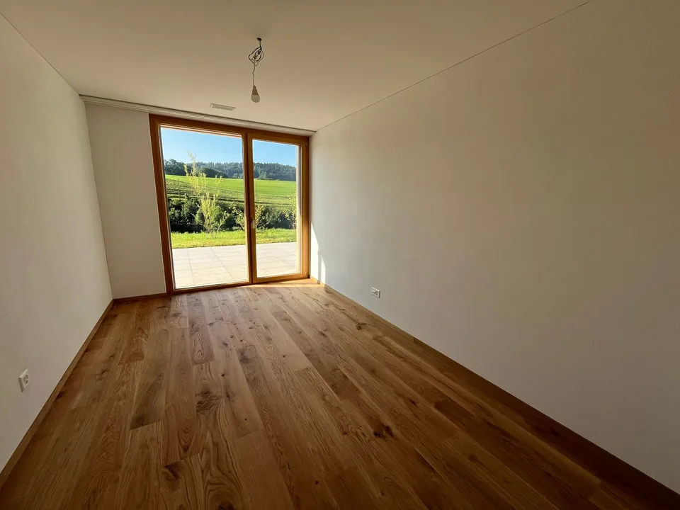 Appartement moderne de 4,5 pièces avec grande terrasse – photo 8 sur 11