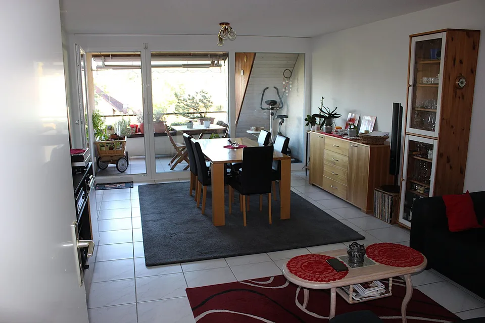 Appartement maisonnette 4,5 pièces, rénové et avec une vue merveilleuse – photo 4 sur 17