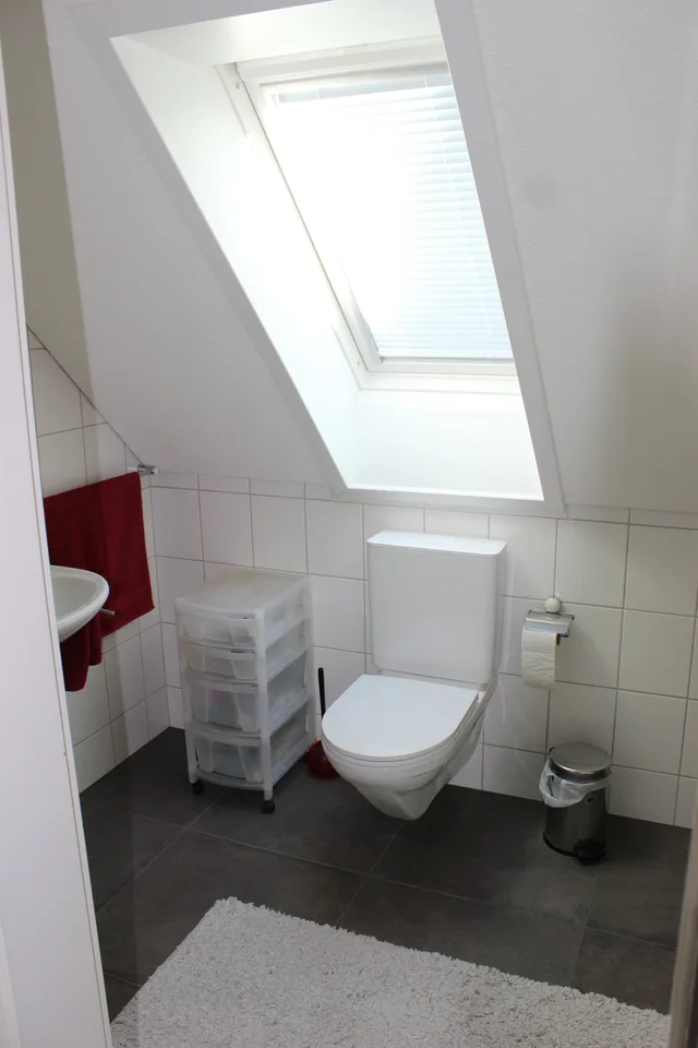 Appartement maisonnette 4,5 pièces, rénové et avec une vue merveilleuse – photo 8 sur 17