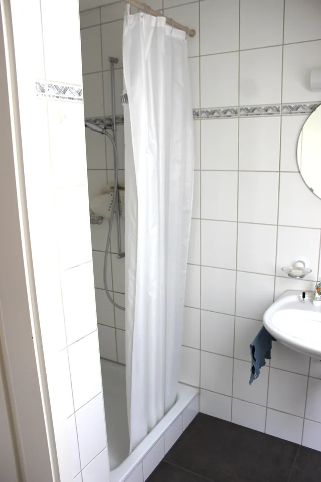 Appartement maisonnette 4,5 pièces, rénové et avec une vue merveilleuse – photo 9 sur 17
