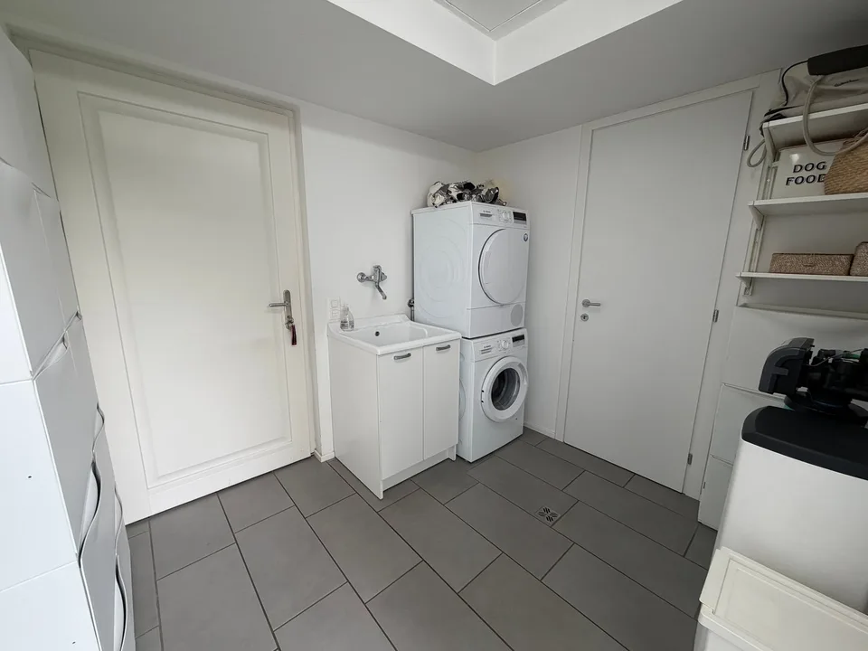 Villa unifamiliale moderne de 5,5 pièces avec jardin – photo 24 sur 26