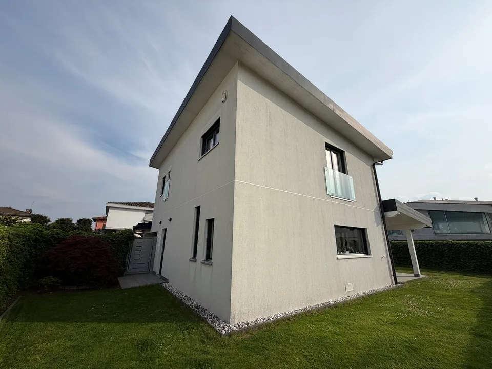 Villa unifamiliale moderne de 5,5 pièces avec jardin – photo 3 sur 26