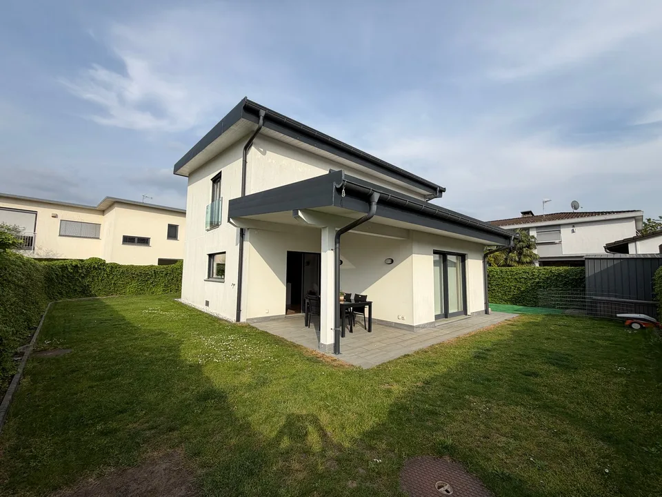 Villa unifamiliale moderne de 5,5 pièces avec jardin – photo 6 sur 26
