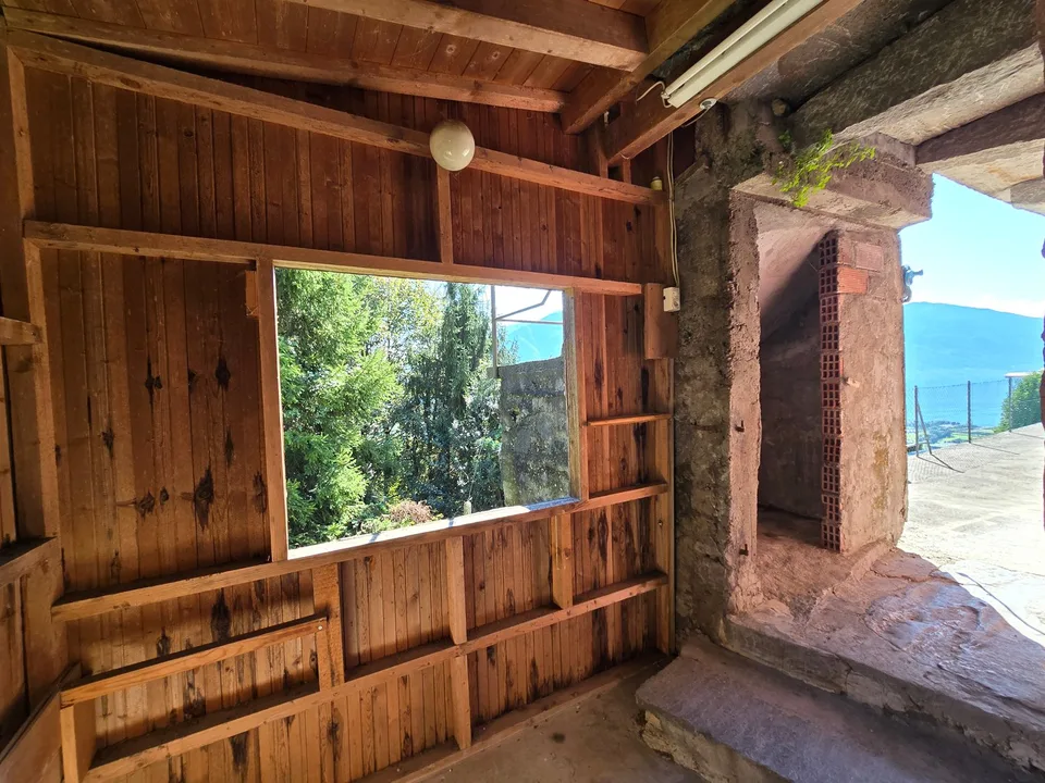 Grande proprietà con vista lago panoramica e terreno edificabile – Foto 17 von 24