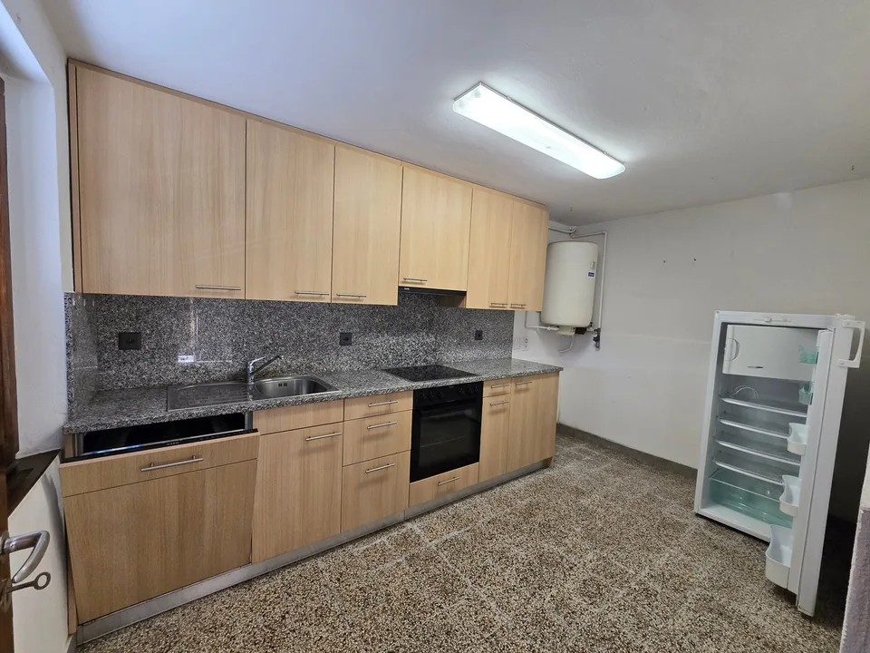 Grande proprietà con vista lago panoramica e terreno edificabile – Foto 10 von 24
