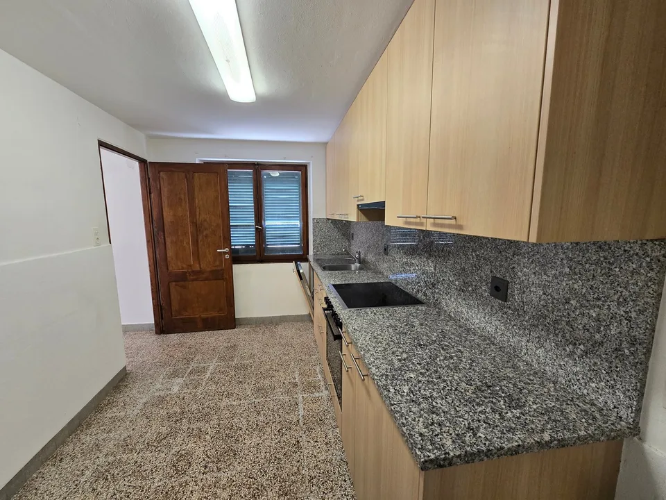 Grande proprietà con vista lago panoramica e terreno edificabile – Foto 11 von 24