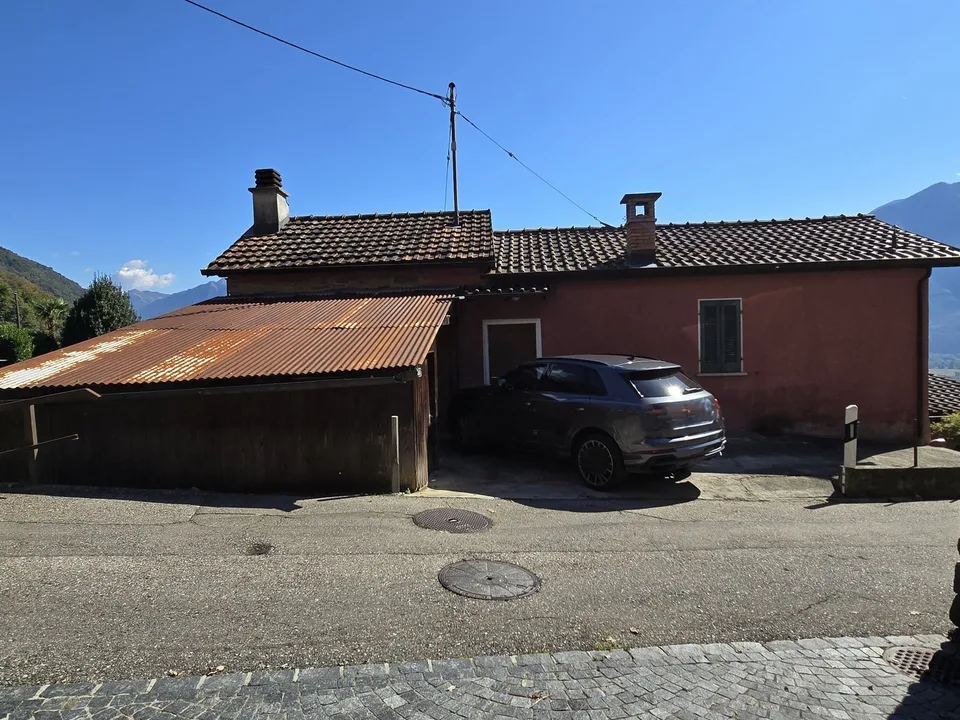 Grande proprietà con vista lago panoramica e terreno edificabile – Foto 6 von 24