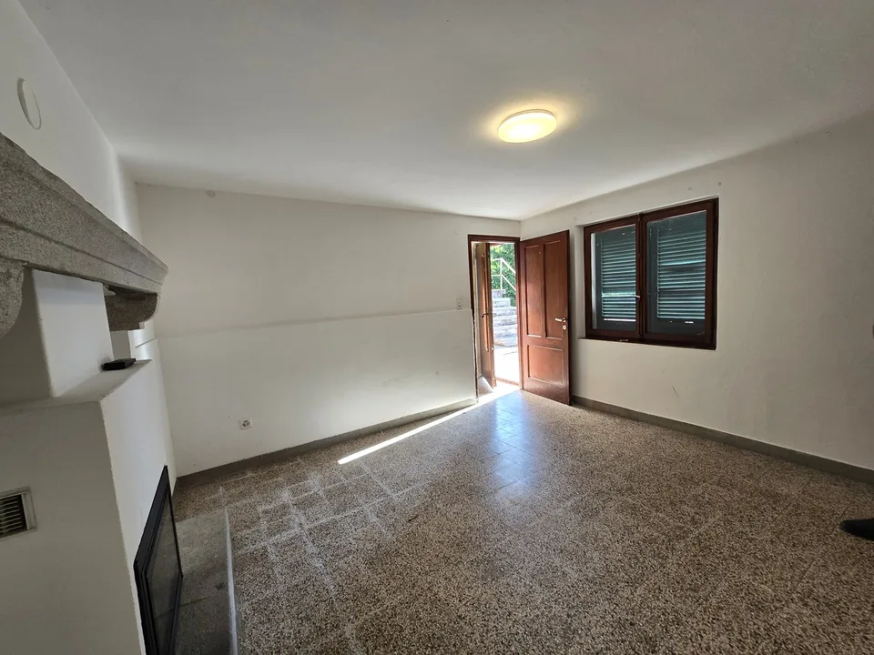 Grande proprietà con vista lago panoramica e terreno edificabile – Foto 9 von 24