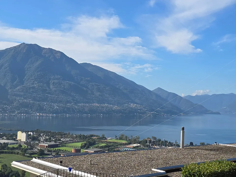 Grande proprietà con vista lago panoramica e terreno edificabile – Foto 24 von 24