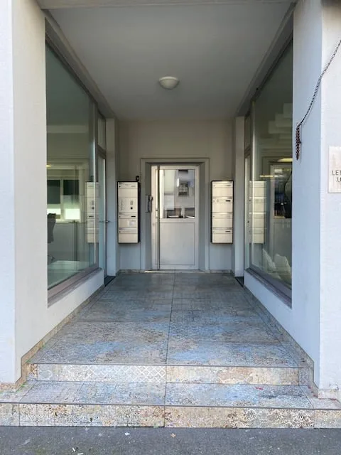 Representative office floor in the old town of Herisau 5.5 rooms – photo 4 of 10
