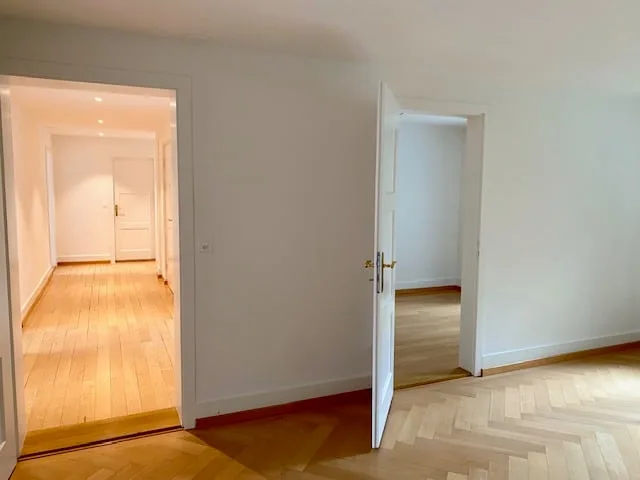 Representative office floor in the old town of Herisau 5.5 rooms – photo 7 of 10