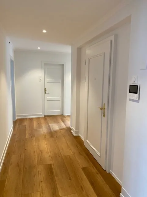 Representative office floor in the old town of Herisau 5.5 rooms – photo 10 of 10