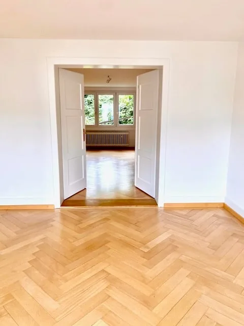 Representative office floor in the old town of Herisau 5.5 rooms – photo 3 of 10