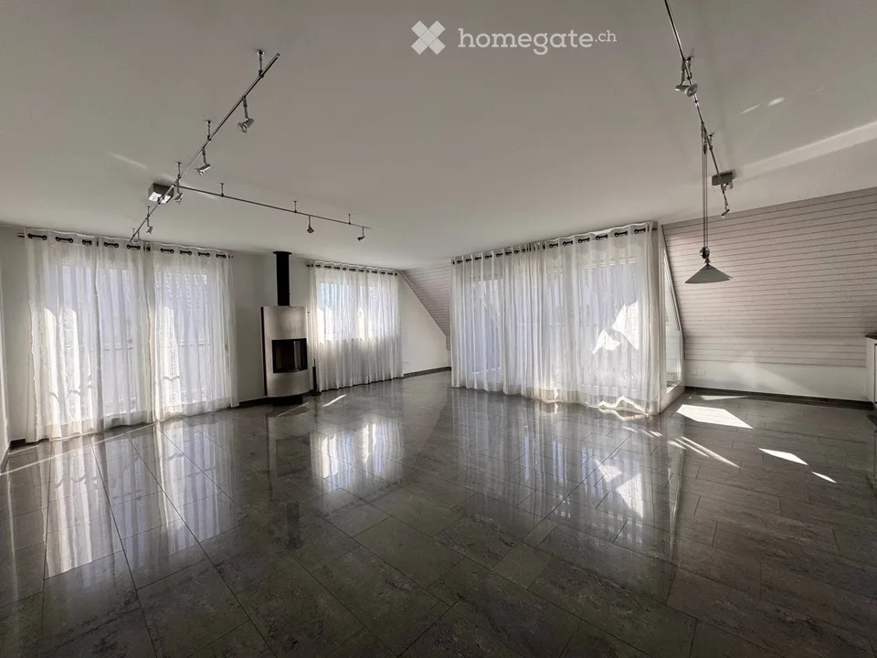 Grosszügige 4.5 Zimmer Maisonette Dachwohnung – 151 m², 2 Balkone & viel Tageslicht – Foto 2 von 30