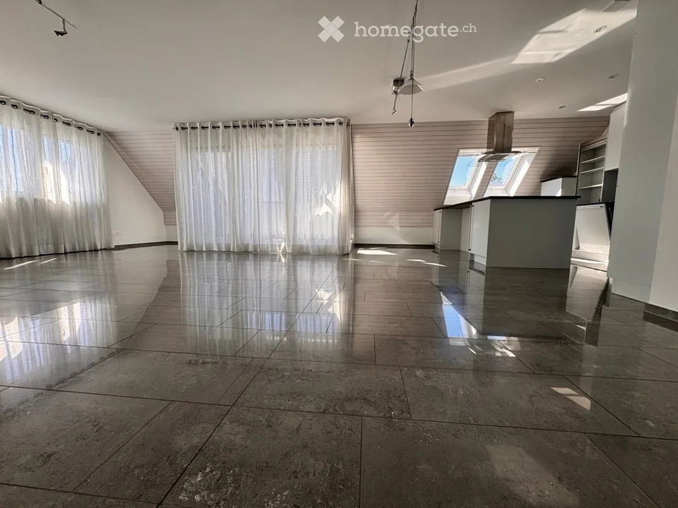 Grosszügige 4.5 Zimmer Maisonette Dachwohnung – 151 m², 2 Balkone & viel Tageslicht – Foto 3 von 30