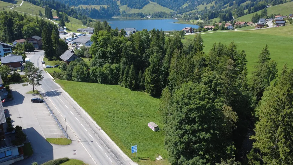 Opportunità di Sviluppo a Schwarzsee (Lac Noir) – Parcella in Zona Centrale – foto 2 di 7