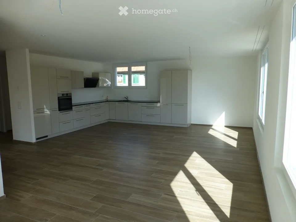 Sehr helle, schöne und moderne 3,5-Zimmerwhg mit Waschturm – Foto 2 von 5