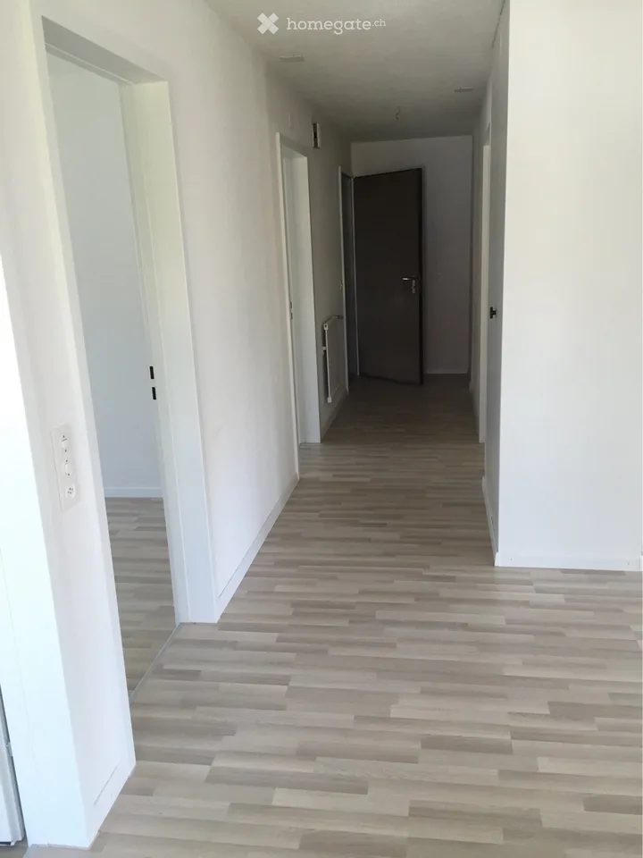 Nachmieter für 4.5Zimmer Wohnung Thierachern ab 01.12.2026 – Foto 2 von 5