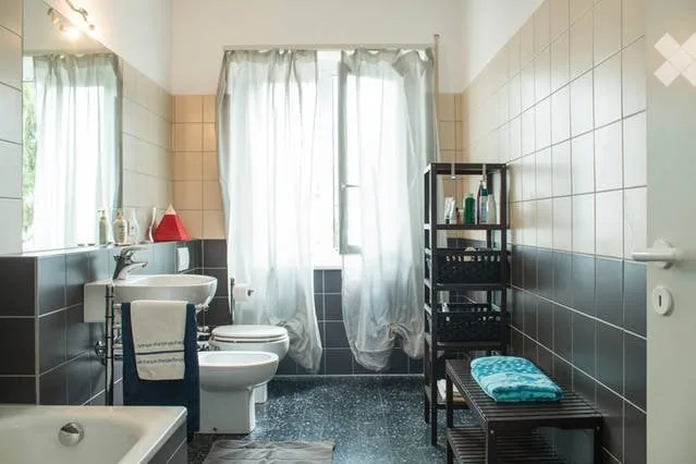 Suche Nachmieter - 3,5 Zimmer Chiasso Zentrum mit Balkon – Foto 5 von 5