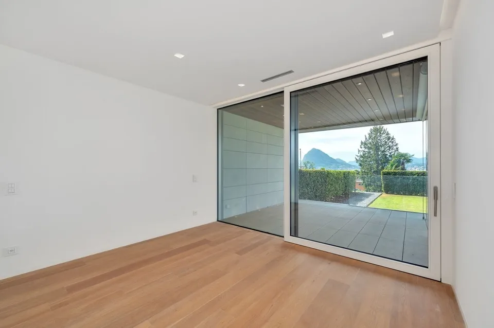 LUXURIÖSES 4,5-ZIMMER-HAUS MIT GARTEN – Foto 8 von 13
