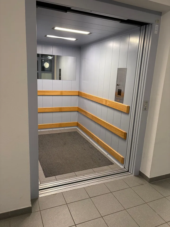 Vielseitiger Gewerberaum mit Atelier-Charakter in Eschenz – Foto 3 von 8